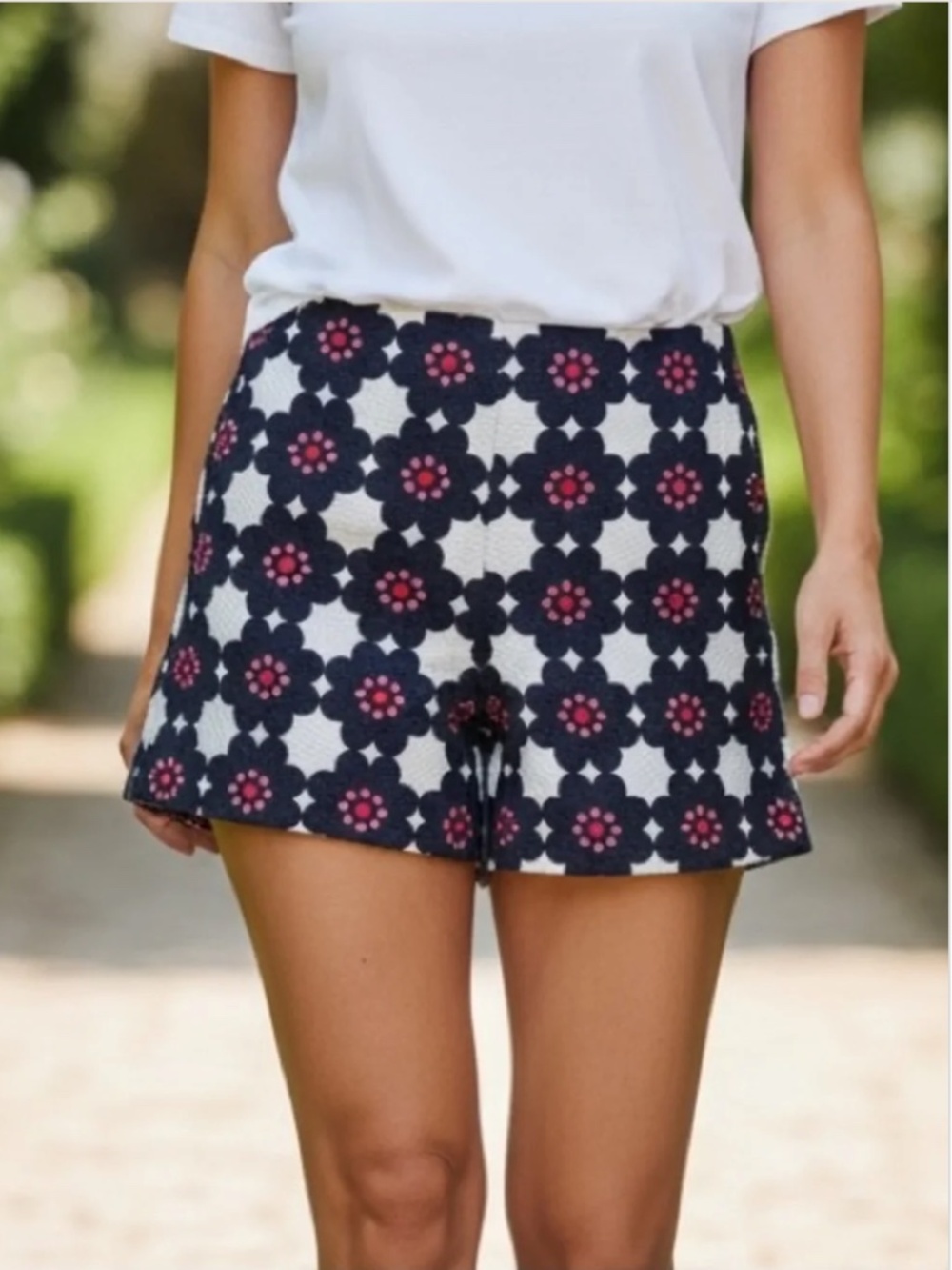 Trina Turk Floral Shorts Size 12. NWT!